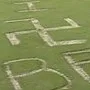 Невідомі вирізали свастику поряд з ім’ям Обами на полі для гольфу.