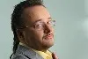 У Каділлаку Ескалейд шансон - в самий раз. Догнав бандита, обмінявся з братвою дисками "Золотой хіт шансона" і погнав далі свого міліцейського залізного коня