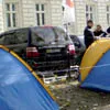Львівська «Батьківщина» голодує та дихає чадним газом від автомобіля голови облдержадміністрації