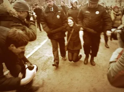 У Росії затримують людей, які вийшли на мітинг проти війни з Україною (ФОТО) 