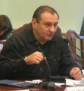 Ризикуючи "зірвати різьбу"