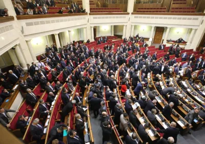 ВРУ обговорить воєнний стан на Донбасі та зарплату для зрадників
