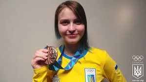 Дарина Кириченко з бронзовою нагородою ІІ зимової Юнацької Олімпіади-2016 / noc-ukr.org