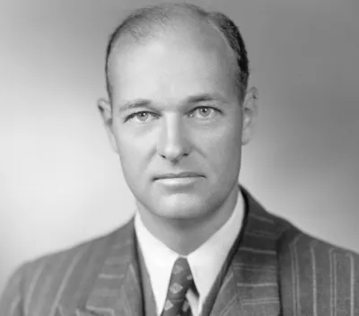 Джордж Фрост Кеннан (англ. George Frost Kennan; 1904 - 2005)