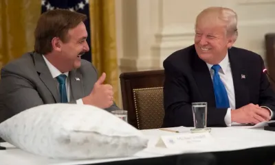Майк Лінделл, засновник MyPillow, разом з президентом Дональдом Трампом.