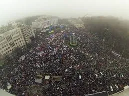 “Свій до свого по своє” або “Українські гроші – в українські руки – на українські справи!