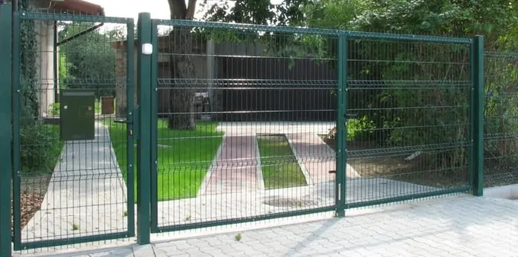 Как выбрать 3D забор: советы для частных и общественных территорий