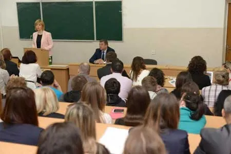 Ольга Богомолець виявила бажання прочитати лекцію "Розвиток громадянського суспільства в процесі державотворення України" студентам Інституту історії, політології і міжнародних відносин, яка проходила у формі дискусії. 