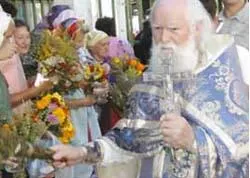 ”На Спаса Мати Божа на тому світі діткам роздає яблука”