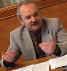 Ростислав Новоженець: влада штовхає Україну назад в СРСР через вибори і „демократію”