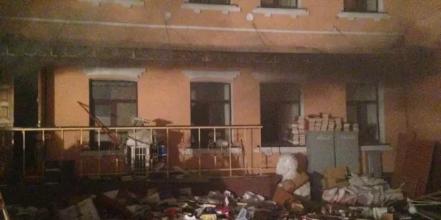 У Києві горів офіс КПУ / Александр Аронец