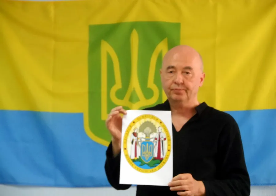 Володимир Мороз презентує перший проект великого гербу