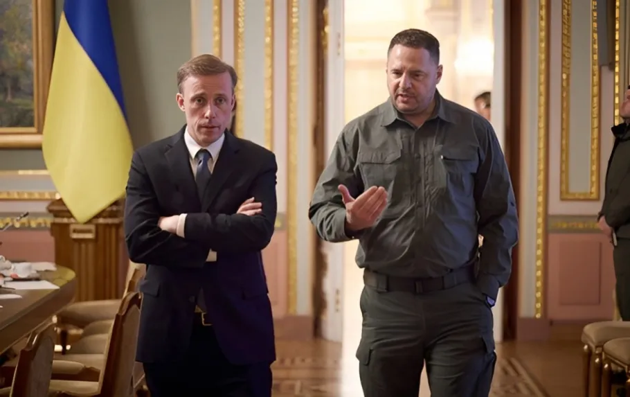 Єрмак говорить Саллівану щось інтелектуальне (Київ, 20.02.2023)
